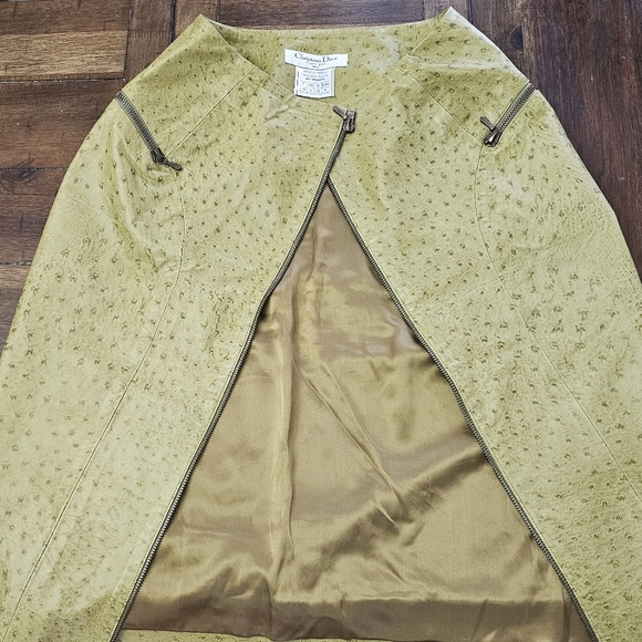 Christian Dior Ostrich Leather skirt in Olive Green USA size 8 - Picture 3 of 12